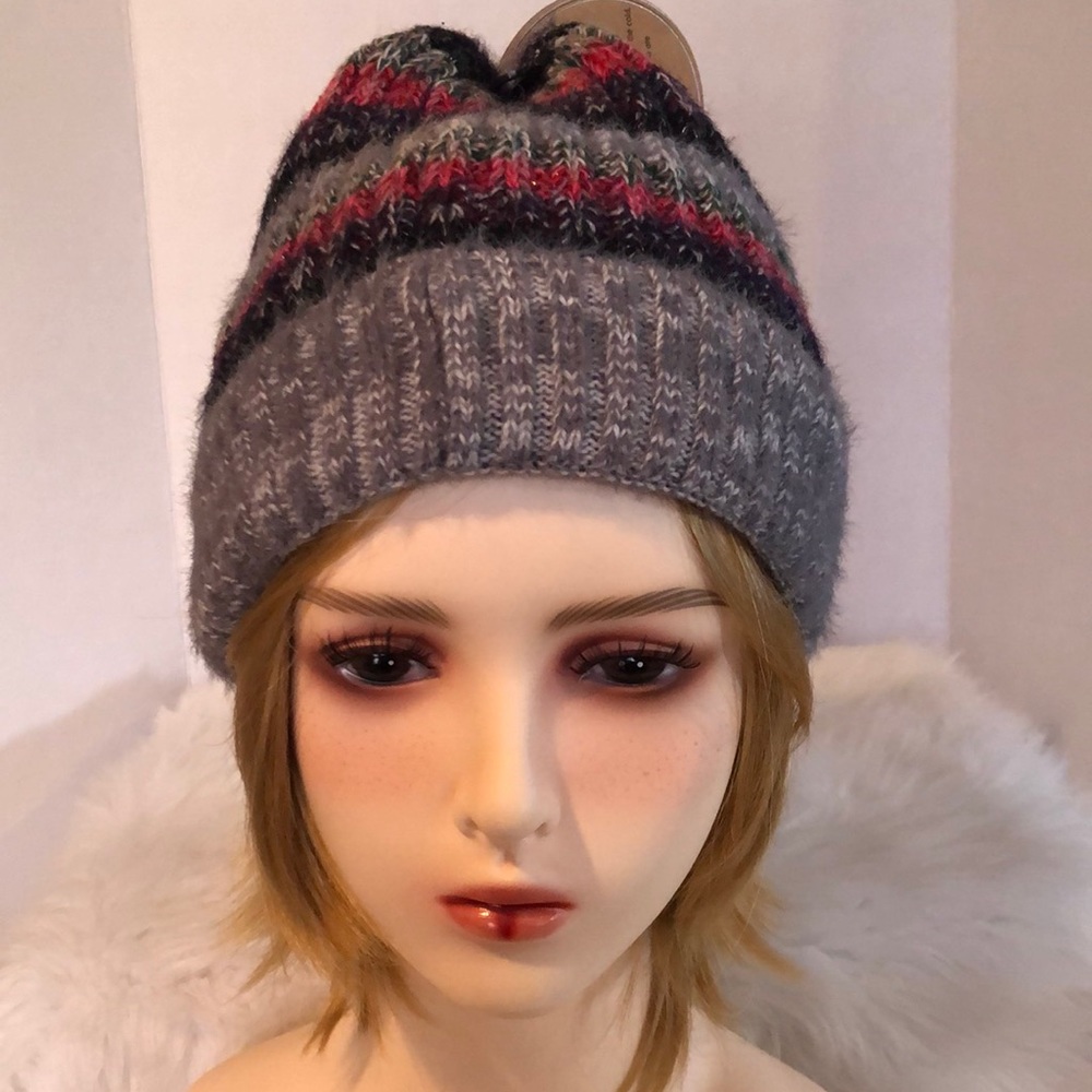 Mirabeau Giving Beanie Knit with Sherpa Lining/NWT